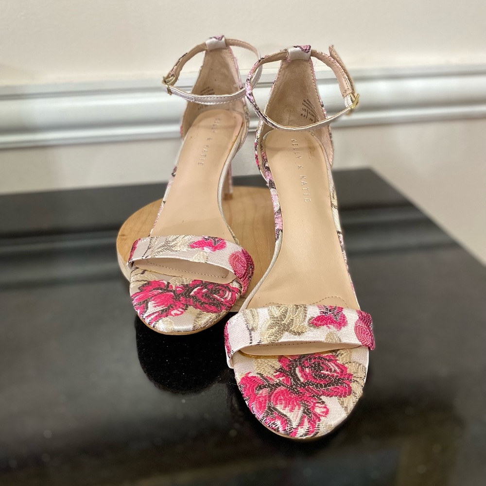 Kelly & Katie Kirstie Flower Sandal.
